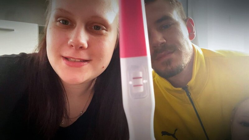 Lavinia und Tim erwarten erneuten Nachwuchs und sind unglaublich glücklich darüber. – Bild: RTLZWEI