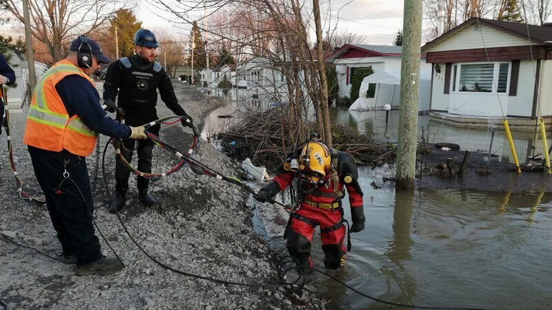 Profis am Limit – Wasser Aussergewöhnlicher Arbeitsplatz: Unter Wasser. – Bild: SRF/​HM PRODUCTIONS MANITOBA