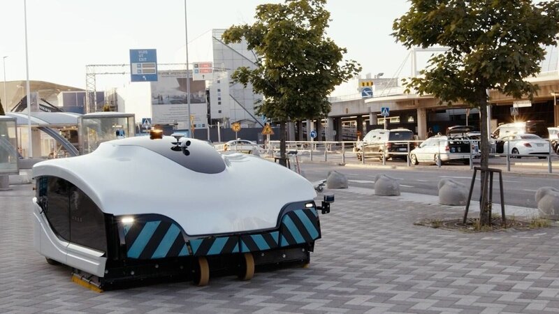 Mega-Maschinen und Future-Tech: Schon bald könnten Mini-Roboter und Drohnen Felder bestellen und Schwarmintelligenzen die Straßen reinigen. Was noch wie Science-Fiction klingt, soll Realität werden. Wo sind die Ideenschmieden unserer Zukunft? Die Dokumentation schaut in die Mega-Fabriken von heute und hinter die Kulissen. – Bild: RTL/​Trombia Technologies Ltd.