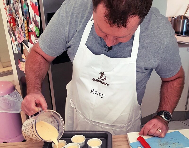 Gastgeber Rémy – Bild: MG RTL D /​ ITV Studios