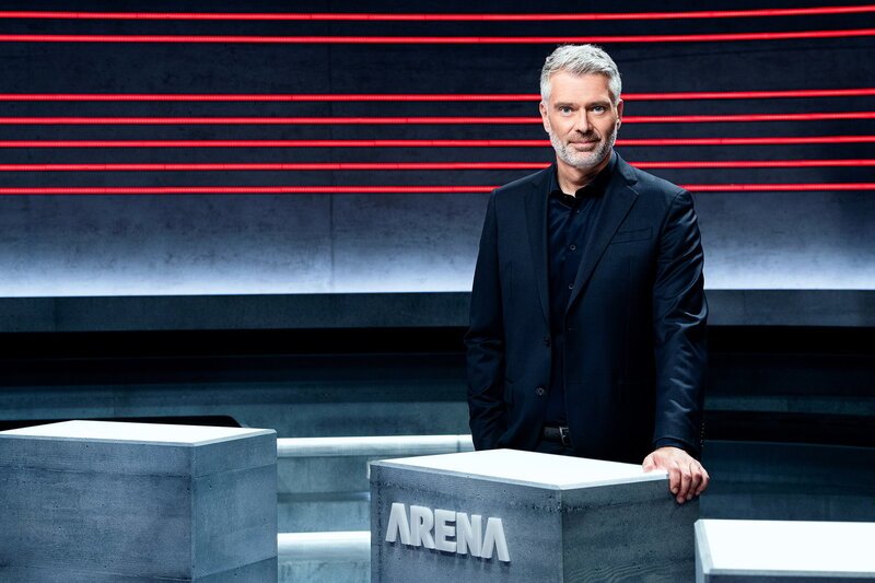 Sandro Brotz Moderator Arena – Bild: SRF1 Sandro Brotz Moderator Arena – Bild: SRF1