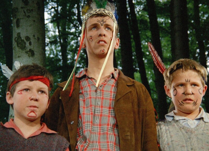 Die 6 Kummerbuben Die Verschwörung Staffel 1, Episode 3 Starke Gegner: Heinz Hiltbrunner als Fredy, Urs Hofmann als Mändel, Jürg Dreier als Hänsel – Bild: SRF/​Neue Film AG
