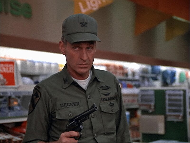 Col. Decker (Lance LeGault) glaubt, endlich das A-Team in der Falle zu haben … – Bild: RTL II Col. Decker (Lance LeGault) glaubt, endlich das A-Team in der Falle zu haben … – Bild: RTL II