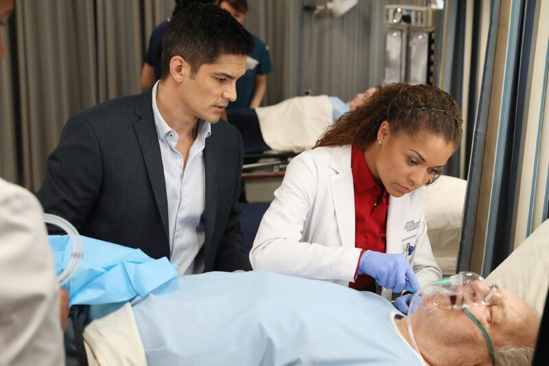 L- R: Dr. Neil Melendez (Nicholas Gonzalez) and Dr. Claire Browne (Antonia Thomas) – Bild: MG RTL D