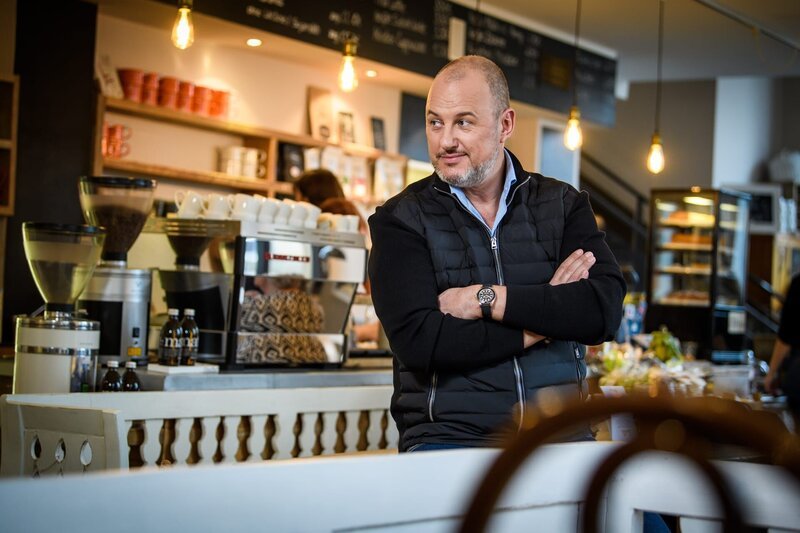 (11. Staffel) – Kann Sternekoch Frank Rosin die strauchelnden Restaurants und überfordertebnGastrobetriebe vor einem möglichen Ruin retten? – Bild: Kabel Eins /​ Willi Weber