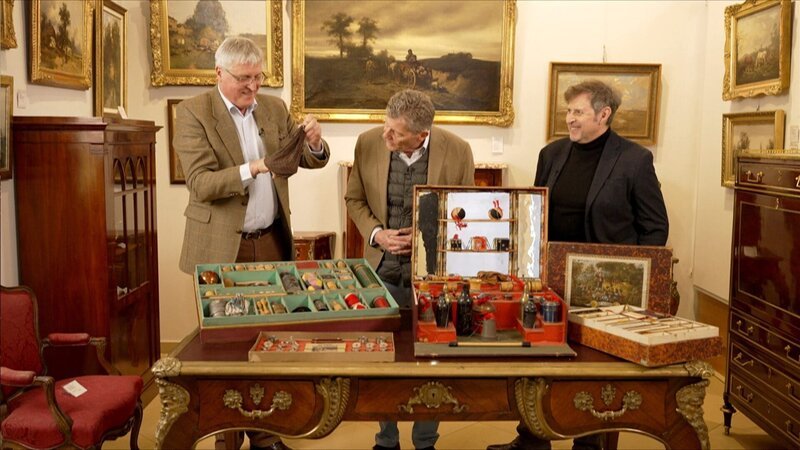 Manfred Klaghofer, Karl Hohenlohe, Manfred Richel, Experte für Spielzeug. – Bild: ORF/​Clever Contents