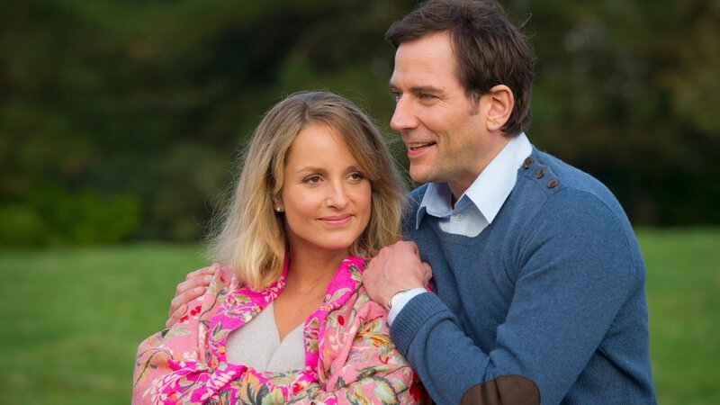 Gillian (Lara Joy Körner) und Dylan (Ole Eisfeld). – Bild: port.hu