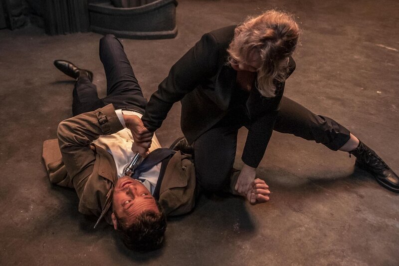 Castiel (Misha Collins, l.) – Bild: Warner Brothers /​ Colin Bentley