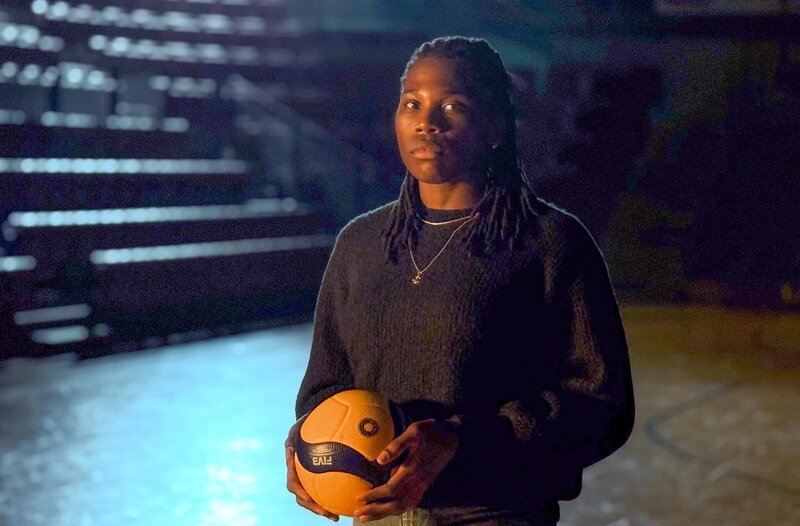 Volleyballstar Krystal Rivers – Bild: NDR/​Sven Wettengel