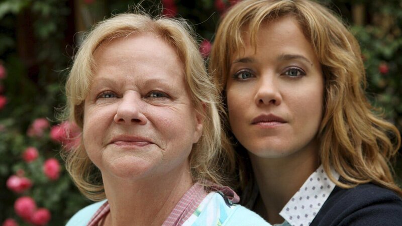 (v.li.): Marianne Mendt (Leopoldine), Muriel Baumeister (Marie). – Bild: ZDF/ORF/Petro Domenigg (v.li.): Marianne Mendt (Leopoldine), Muriel Baumeister (Marie). – Bild: ZDF/ORF/Petro Domenigg