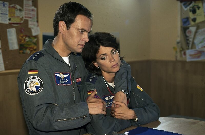 Endlich haben Alex (Matthias Leja) und Maren (Gerit Kling) zueinander gefunden – da ereilt Maren ein Schicksalsschlag, der das Glück der neuen Liebe schwer überschattet. – Bild: ZDF und Boris Laewen