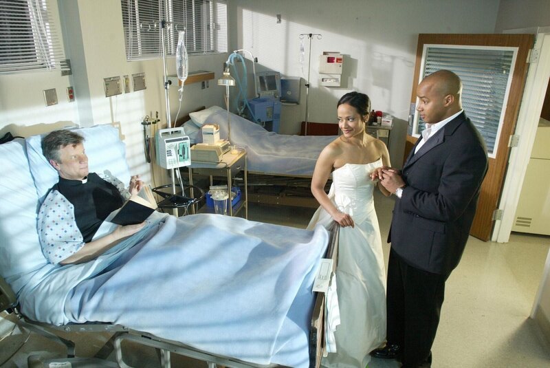 Turk (Donald Faison, r.) und Carla (Judy Reyes , M.) – Bild: Touchstone Television