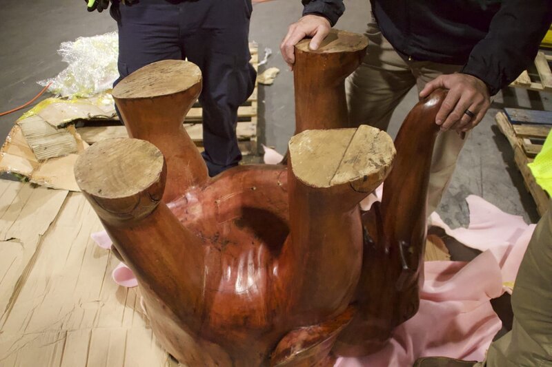 The bottom of the elephant table.(National Geographic/​Lucky 8 TV) – Bild: 2021 NGC Network US, LLC. All rights reserved. Lizenzbild frei