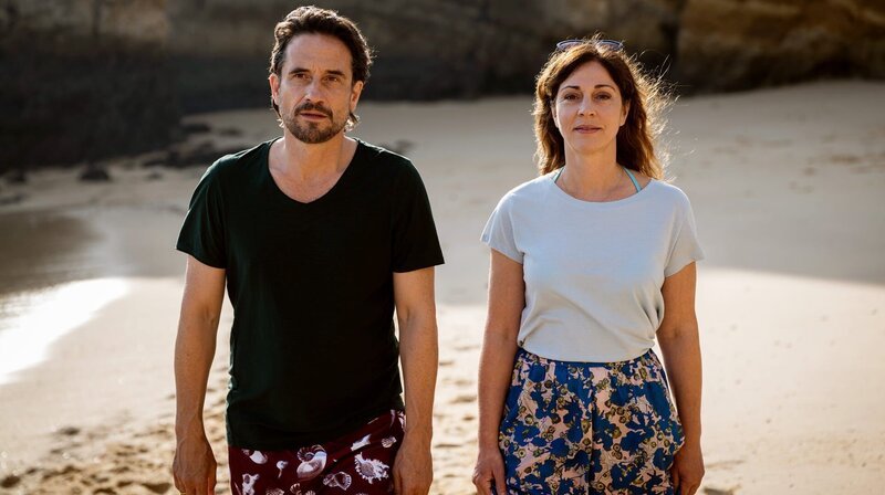 Martin (Oliver Mommsen) und Livia (Ulrike C. Tscharre) verbringen eine intensive Zeit miteinander. – Bild: ARD Degeto/Florian Froschmayer Martin (Oliver Mommsen) und Livia (Ulrike C. Tscharre) verbringen eine intensive Zeit miteinander. – Bild: ARD Degeto/Florian Froschmayer