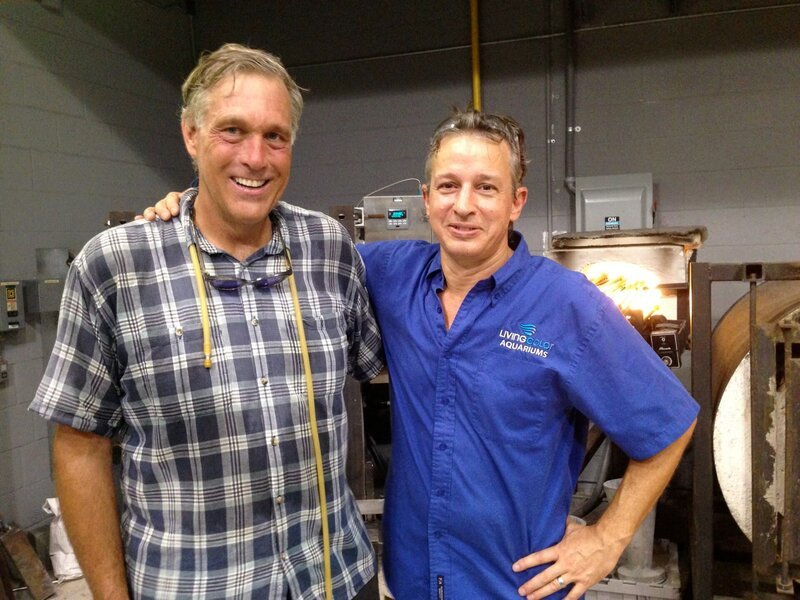 Location: Hollywood, FL, USA: Jose and Robert Dugrenier bonded over glassblowing. – Bild: Sharp Entertainment /​ National Geographic Channels