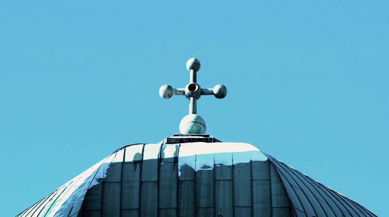 Ein Kirchenkreuz. – Bild: Radio Bremen/​Patrick Dosanjh /​ ZDF und Radio Bremen/​Patrick Dosanjh