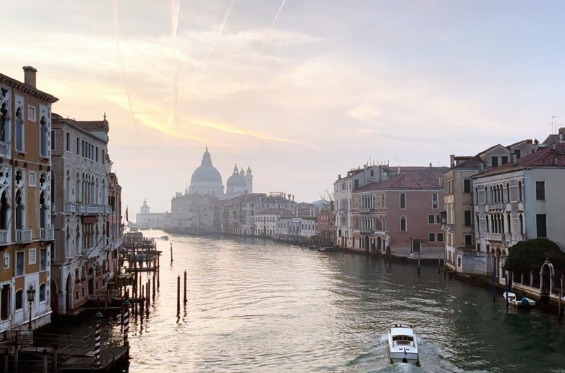 Blick auf den Canale Grande in Venedig – Bild: Felix von Boehm/​Lupa Film