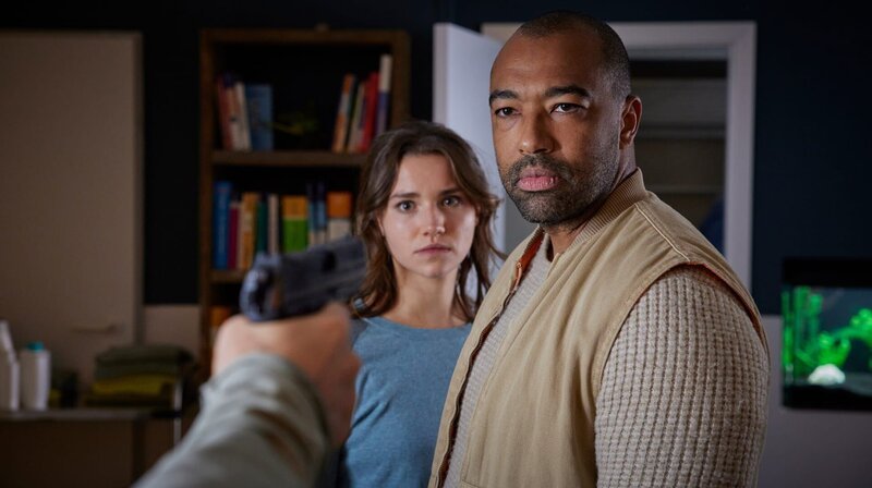 Lea (Carolin Garnier), Michael Dudeck (Tino Führer) – Bild: NDR/​Sandra Hoever