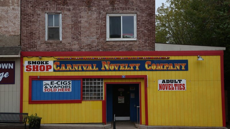 HURLEY, WIS. – Photo of adult themed store in Hurley, WI. Hurley has the most strip clubs per capita in the United States. – Bild: National Geographic