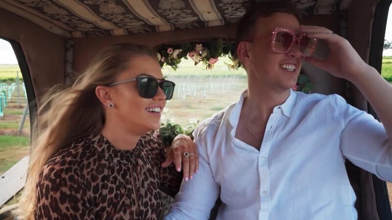 Georgia (l.); Liam (r.) – Bild: 2020 NINE NETWORK AUSTRALIA Lizenzbild frei