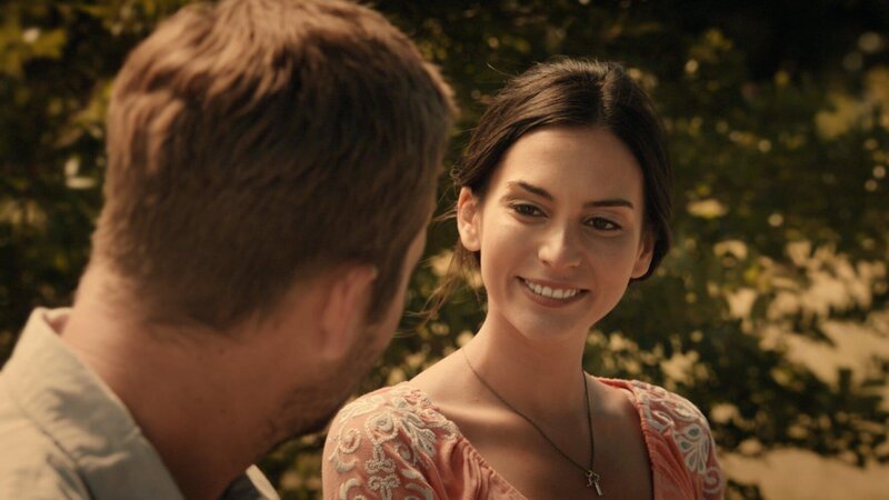 L-R: Nolan Hayes (Paul Walker) und Abigail Hayes (Genesis Rodriguez) – Bild: Tele 5 L-R: Nolan Hayes (Paul Walker) und Abigail Hayes (Genesis Rodriguez) – Bild: Tele 5
