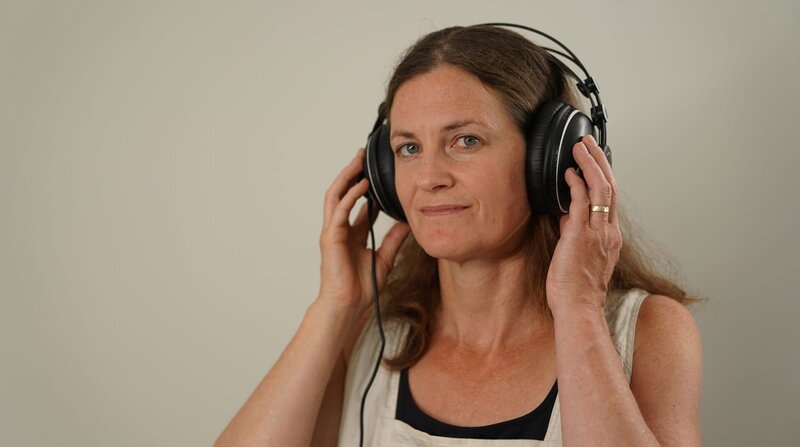 Dr. Elodie Mandel-Briefer, Projektleiterin, Universität Kopenhagen. – Bild: NDR/Snowman Productions Dr. Elodie Mandel-Briefer, Projektleiterin, Universität Kopenhagen. – Bild: NDR/Snowman Productions