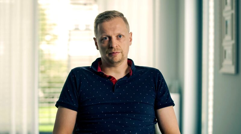 Lehrer und ehemaliger Arminia-Spieler Manuel Hornig im Interview. – Bild: WDR/​eitelsonnenschein