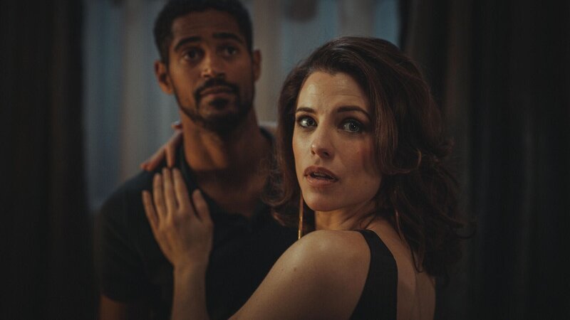 Pete (Alfred Enoch) und Becka (Jessica De Gouw) – Bild: RTL /​ Eagle Eye Drama /​ Sofie Gheysens