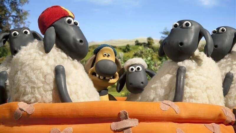 Centre Bitzer, the sheepdog, and lamb Shaun – Bild: WDR/​Aardman Animation Ltd./​BBC/​KiKA-Bildredaktion