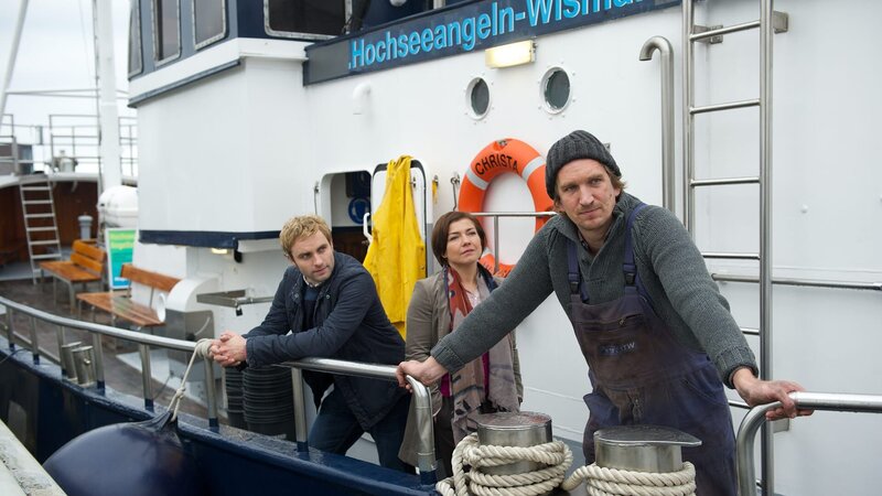 Nils Theede (Jonas Laux), Katrin Börensen (Claudia Schmutzler) und Holger Nienberg (Karsten Mielke). – Bild: ZDF und Marc Meyerbröker
