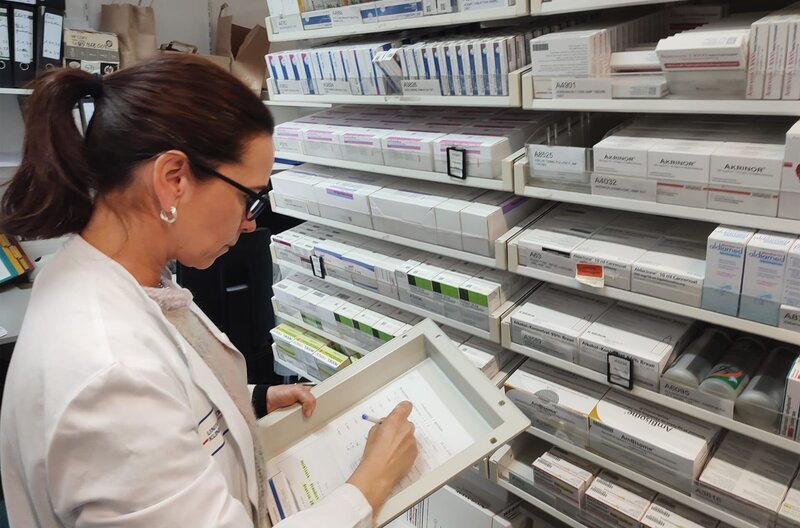 Medikamentenengpässe in Deutschland: „Man muss improvisieren“. Ein Blick hinter die Kulissen der Apotheke des Universitätsklinikums Freiburg. – Bild: SWR