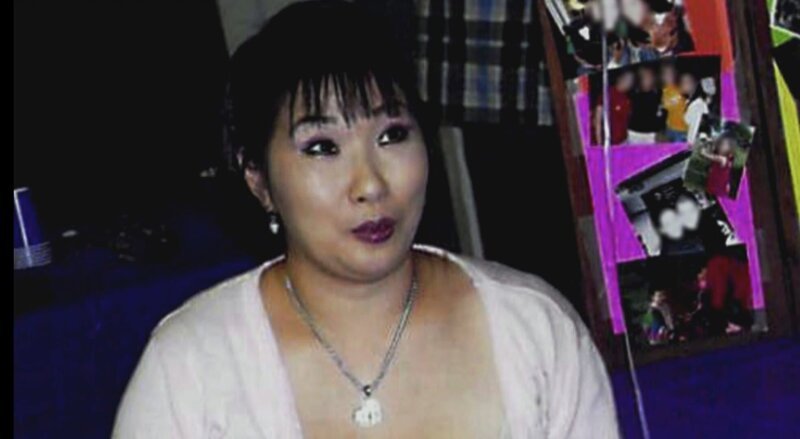 Misook Wang ist besorgt: Könnte ihre Schwiegermutter von Gangmitgleidern entführt worden sein? – Bild: VOX