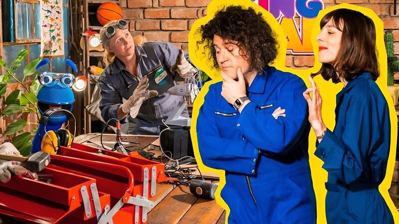 Der Erfindergeist von Singa und dem SingDing wurde geweckt: Bei SingAlarm wollen sie eine Erfindungs-Erfinde-Maschine bauen! – Bild: ZDF/​Tim Bornemann