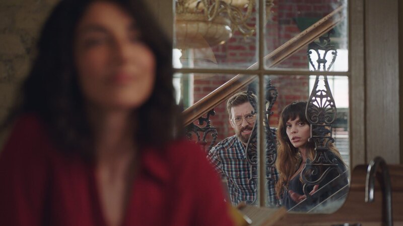 (v.l.n.r.) Hannah Khoury (Necar Zadegan); Sebastian Lund (Rob Kerkovich); Tammy Gregorio (Vanessa Ferlito) – Bild: 2021 CBS Broadcasting Inc. All Rights Reserved. Lizenzbild frei