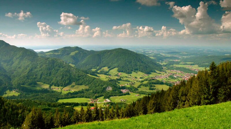 Das hintere Trauntal ist ländlich geprägt. – Bild: BR