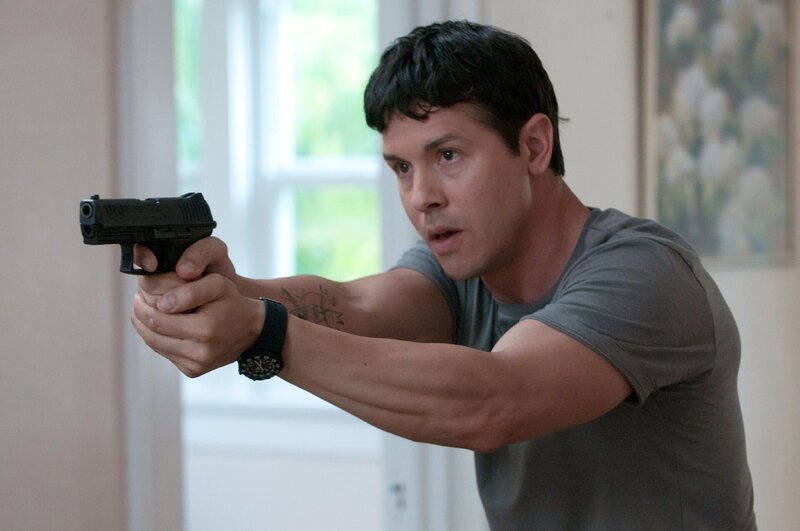 Die Aussage eines Kronzeugen in einem brisanten Fall bedroht die türkische Mafia. Profikiller Cole (Jon Seda) wird angeheuert, um den verschwundenen Zeugen zu beseitigen. – Bild: Mediengruppe RTL