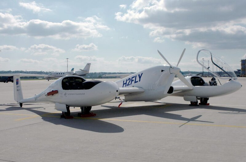 Der Traum vom sauberen Fliegen – das Wasserstoffflugzeug HY4 – Bild: Spiegel TV/​Aude Lemordant