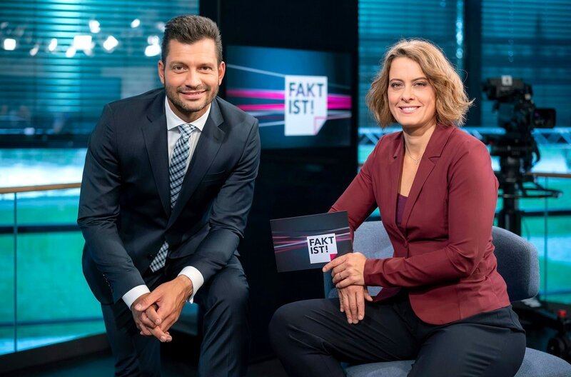 MITTELDEUTSCHER RUNDFUNK FAKT IST …! aus Magdeburg – Moderation Moderatorin Anja Heyde und Moderator Stefan Bernschein – Bild: MDR/​Andreas Lander