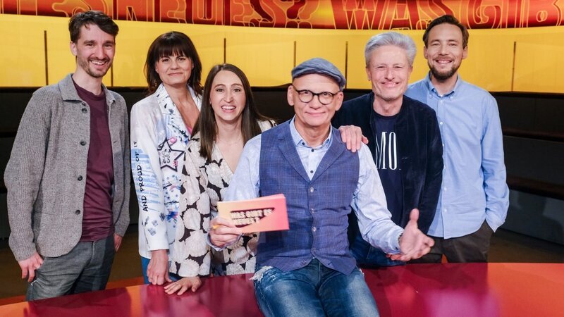 Clemens Maria Schreiner, Eva Maria Marold, Lydia Prenner-Kasper, Oliver Baier, Florian Scheuba, Rudi Schöller. – Bild: ORF/​Günther Pichlkostner