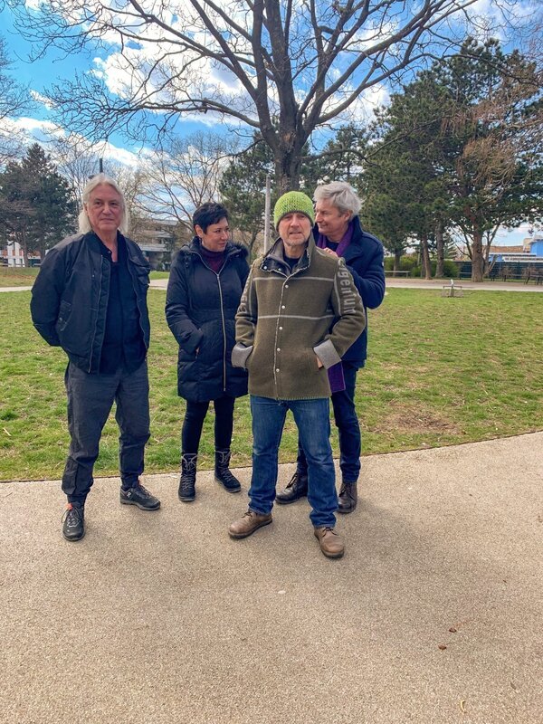 Regisseur Harald Sicheritz, Andrea Händler, Roland Düringer, Alfred Dorfer. – Bild: ORF/​Mutterschifffilm