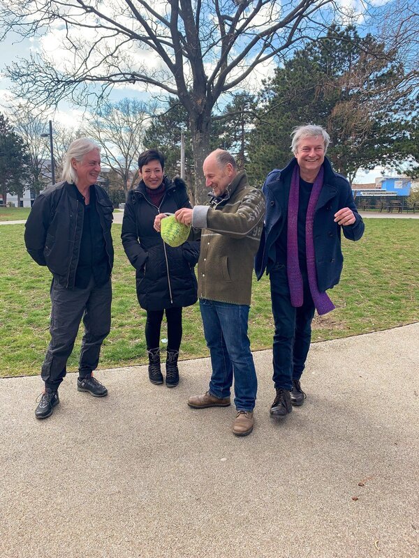Regisseur Harald Sicheritz, Andrea Händler, Roland Düringer, Alfred Dorfer. – Bild: ORF/​Mutterschifffilm
