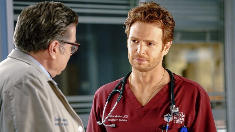 Chicago Med Staffel 6 Folge 11 Er holt sich psychologischen Rat: Oliver Platt als Dr. Daniel Charles, Nick Gehlfuss als Dr. Will Halstead – Bild: SRF/​NBC Universal