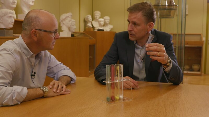 Wie funktionierte der Seehandel im Mittelmeer vor 2000 Jahren? Welche Seerouten wurden wie oft gesegelt? Welche Güter wurden gehandelt? Der Althistoriker und Ökonom Pascal Warnking hat sich diesen Fragen gewidmet und neue, interessante Aspekte zusammengetragen. – Bild: BR/​Maximilian Schecker