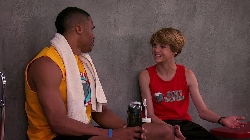 L-R: Shawn Corbit (Russell Westbrook), Henry Hart /​ Kid Danger (Jace Norman) – Bild: Paramount