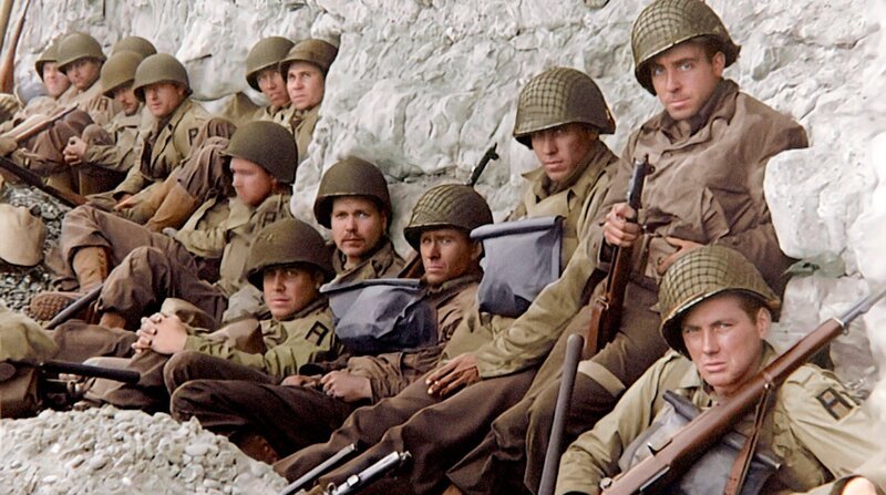 US-Soldaten an „Omaha Beach“ am 6. Juni 1944. – Bild: ZDF und NDR/SPIEGEL TV US-Soldaten an „Omaha Beach“ am 6. Juni 1944. – Bild: ZDF und NDR/SPIEGEL TV