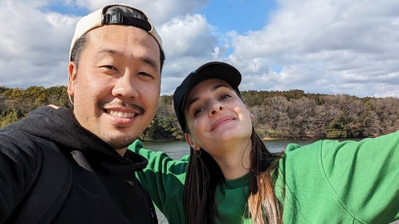 Hin und weg Schweizer Liebesgeschichten aus aller Welt Staffel 8 Folge 4 Die Schweizerin Sandra wohnt mit dem Japaner Yusuke seit vielen Jahren in Tokio. – Bild: SRF