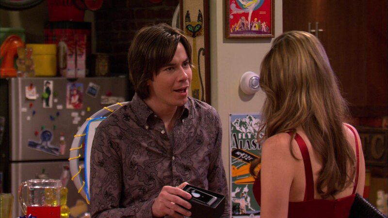 Spencer Shay (Jerry Trainor), Miss Lauren Ackerman (Jessica Makinson) – Bild: ViacomCBS