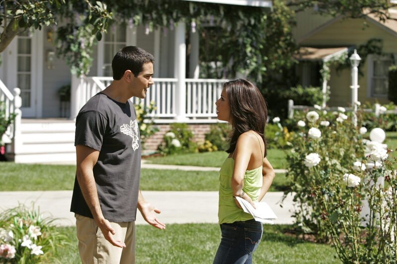 John Rowland (Jesse Metcalfe, l.); Gabrielle Solis (Eva Longoria, r.) – Bild: ABC, Inc. All rights reserved. NO ARCHIVING, NO RESALE. /​ Craig Sjodin Lizenzbild frei