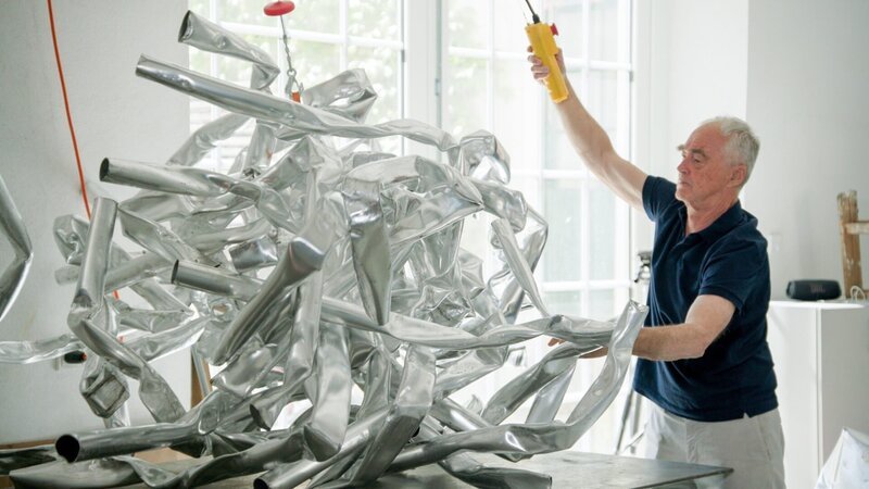 Künstler Hans Kupelwieser, Lunz. – Bild: ORF/​Wega Film