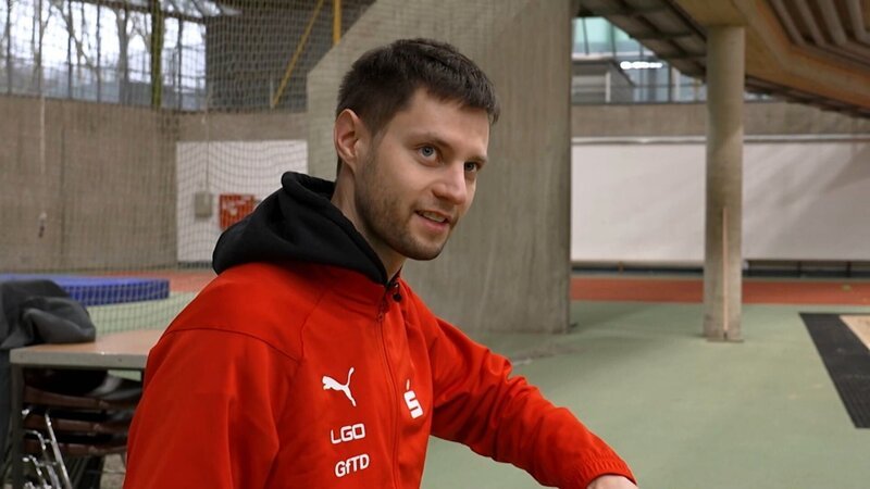 Sven Kurpierz, Geschäftsführer und Trainer bei der Leichtathletikgemeinschaft Olympia Dortmund e.V. – Bild: BR/​Joana Lenz